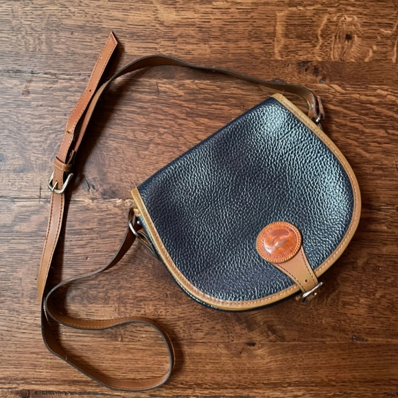 Vtg Dooney & Bourke medium saddle crossbody bag - Picture 7 of 7